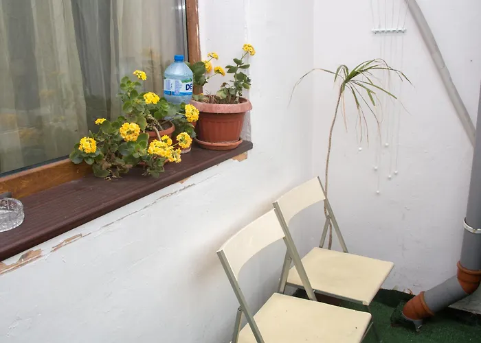 One Bedroom - Great Location Apartman *