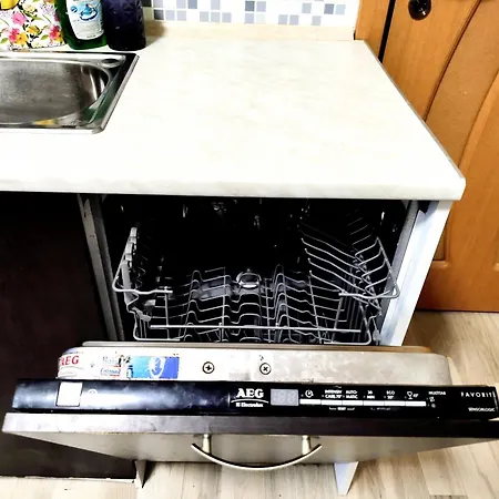 One Bedroom - Great Location *