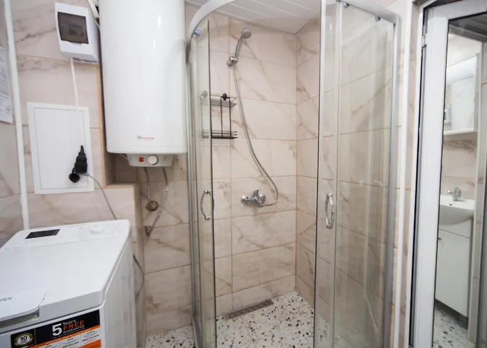 Апартамент One Bedroom - Great Location